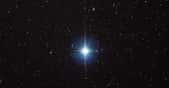 Véga est l’étoile référence de magnitude 0. © Stephen Rahn, Wikipedia, CC0