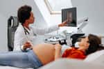 Trois échographies sont proposées au cours de la grossesse. © Bernardbodo, Adobe Stock