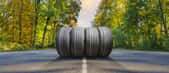 À chaque véhicule ses pneus mais aussi des pneus en fonction des saisons et des conditions climatiques. © Igor Link, Adobe Stock