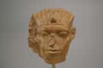 Les nez des rois et divinités égyptiennes ont été endommagés volontairement pour des raisons religieuses ou culturelles. © The Metropolitan Museum of Art
