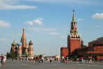La place Rouge et le Kremlin de Moscou avec, au loin, la cathédrale Saint-Basile-le-Bienheureux. © Alvesgaspar, Wikimedias Commons, CC by-sa 3.0