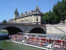 À Paris, le tourisme fluvial est particulièrement développé. © David.Monniaux, Wikimedia Commons, CC by-sa 3.0