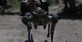 Robuste, le robot porte sur son dos un drone pour explorer plus loin les tunnels du Hamas. © Ghost Robotics