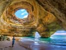 La fascinant grotte Benagil dans l'Algarve au Portugal