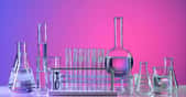 La verrerie de laboratoire fait appel à différents types de verre selon les usages. © R. Gino Santa Maria, Shutterstock