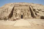 Le temple d'Abou Simbel en Égypte célébrait le culte des dieux Amon, Rê, Ptah et de Ramsès II déifié. © David, fotolia