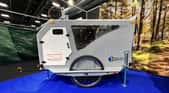 La CapsulBike est une mini-caravane qui s’accroche à un vélo. © TinyVroum