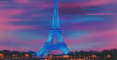 La Tour Eiffel a changé de couleur ce dimanche soir en raison d'un sommet sur l'océan. Image d'illustration. © XD, Futura avec ChatGPT