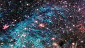La vue complète de l’instrument NIRCam (Near-Infrared Camera) du télescope spatial James-Webb Nasa/ESA/CSA révèle une partie de 50 années-lumière de large du centre dense de la Voie lactée. On estime que 500 000 étoiles brillent sur cette image de la région du Sagittaire C (Sgr C), ainsi que des éléments encore non identifiés. © Nasa, ESA, CSA, STScI, S. Crowe (UVA)