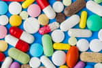 92 médicaments autorisés ont une balance bénéfice-risque insatisfaisante, selon la revue Prescrire. © Nikolai Sorokin, Adobe Stock