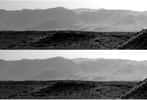 Ces images ont été captées à une seconde d'intervalle par deux des instruments équipant le rover Curiosity le 3 avril 2014. L'une montre une étrange lumière semblant sortir à la verticale du sol de Mars. S'agit-il d'une lumière artificielle trahissant la présence d'une civilisation sur Mars ou d'un phénomène naturel ? © Nasa, JPL