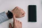 Le marché des montres connectées pour homme regorge de modèles aussi polyvalents que performants © diy13, Adobe Stock