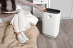 L’utilisation d’un purificateur d’air permet de limiter efficacement la présence d’allergènes dans votre intérieur © Pixel-Shot, Adobe Stock