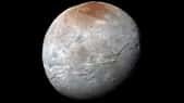 Charon, l'énigmatique lune de Pluton, se révèle en vidéo