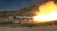 Test du booster de soutien, destiné à assurer 75 % de la propulsion de la fusée SLS lors des futures missions Artemis. © Nasa, Youtube
