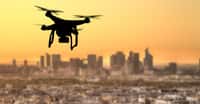 Pour contrer la menace des drones sur les zones sensibles, les autorités françaises les équipent de systèmes de détection et de neutralisation adaptés. @ Jag_cz