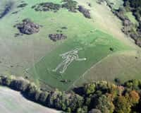 Le géant de Cerne Abbas s'étend sur 55 mètres de long, sur une colline du Dorset en Angleterre. © CC BY-SA 3.0, Pete Harlow, Wikimedia Commons