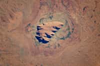 Le site d'Uluru a été classé au patrimoine mondial&nbsp;de&nbsp;l'Unesco en 1994 afin de préserver&nbsp;la culture aborigène.&nbsp;© Nasa