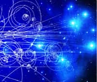 La science du XXe siècle a réalisé une descente vertigineuse au cœur de la matière et s'est élancée vers l'infiniment grand avec la cosmologie. Plus que jamais, nous savons maintenant que l'infiniment petit, que l'on voit symbolisé à gauche par des trajectoires de particules dans une chambre à bulles, est étroitement lié au monde des étoiles (comme les Pléiades, à droite de l'image) et des galaxies. © Aspera