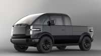 Le pickup électrique Canoo et son design tout en rondeurs est à l’opposé du Tesla Cybertruck. © Canoo