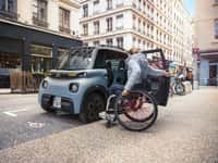 Plus besoin de place PMR (personne à mobilité réduite) pour les utilisateurs de l'Ami for All. © Citroën, PIMAS