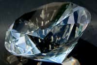 Pour choisir son diamant, il faut veiller à sa pureté, sa couleur et bien sûr la taille qui générera les reflets. © Steven Depolo / Flickr - Licence Creative Commons (by-nc-sa 2.0)