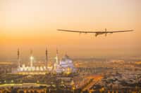 Le SI2 a peu volé depuis juin 2014. Il a tout de même réalisé quelques vols d'essai, comme ici, à proximité d'Abou Dhabi, le 26 février 2015. © Solar Impulse