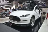 Le Tesla Model X lors du Salon de l'automobile de Genève, en mars 2013, alors qu'il était au stade de concept. Il faudra attendre 2015 pour se procurer le Model E, plus grand public. © Newspress