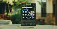 Le nouveau Titan 2 de Unihertz, un smartphone doté d’un écran carré et un clavier physique. © Unihertz