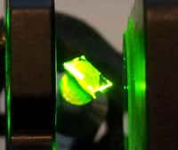Un des premiers lasers à diamants en action. Crédit : Macquarie University