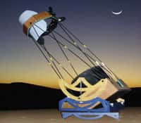 Le Strock-250 dans le Sahara en 2006. Ce télescope de voyage a été conçu pour tenir dans une caisse aux dimensions d’un bagage de cabine d’avion. © Charles Rydel