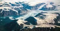 Les glaciers du Groenland fondent 20% plus vite que ce qu'on pensait. © Delphotostock, Adobe Stock