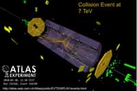 Peu avant 13 h, des collisions à des énergies jamais encore produites sont enfin arrivées dans le détecteur Atlas. Les trajectoires en jaune de certaines des particules parmi les plus intéressantes sont clairement visibles sur cette image obtenue avec des ordinateurs à partir des capteurs équipant Atlas. Crédits : Claudia Marcelloni-Cern.