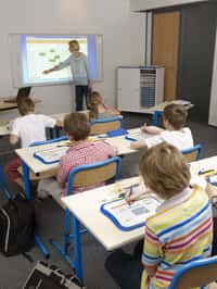 Une salle de cours équipée de Bic Tab, tablettes sous Linux destinées aux écoliers du primaire. Cet ensemble devrait être disponible au début de l'an prochain. © Bic
