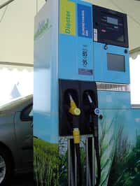 Pompe à carburant proposant du biodiesel (diester) et du bioéthanol (E85). © David Reverchon CC by-nc-sa 2.0