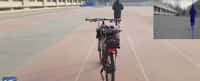 Ce vélo est bardé de capteurs et caméras reliés à une puce hybride qui fait fonctionner tous les algorithmes en parallèle. © New China TV