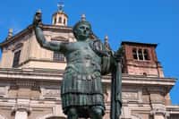Monument de l'empereur Constantin Ier  à Milan. © Joktober64, fotolia