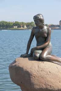 A Copenhague, la Petite Sirène s'interroge... le sommet de Copenhague va-t-il être une réussite ou un échec ? © elv / Flickr - Licence Creative Common (by-nc-sa 2.0)