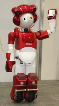 En 2008, les robots, comme le petit Emiew 2, ont poursuivi leur chemin... © Hitachi