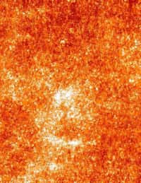 Fluctuations du fond cosmique infrarouge observées par Spitzer. Crédit : SPITZER/NASA. IAS.