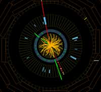 Des protons entrent en collision dans le détecteur CMS à 8 TeV, formant des bosons Z qui se désintègrent en électrons (lignes vertes) et en muons (lignes rouges). Un tel événement est compatible avec la désintégration d'un boson de Higgs du modèle standard. © CMS