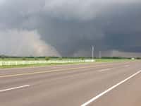 Dans l'Oklahoma, la ville de Moore a déjà été touchée par une tornade de catégorie EF-5, la&nbsp;plus importante d'entre&nbsp;toutes,&nbsp;en 1999. Ses vents auraient atteint 512 km/h.&nbsp;© Ks0stm, Wikimedia commons, cc by sa 3.0