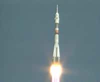 Une fusée Soyouz FG décolle le 30 septembre 2009 du cosmodrome de Baïkonour emportant la capsule TMA-16. © Nasa TV