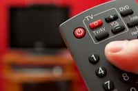 Adaptateur ou nouveau téléviseur : il faudra changer de matériel pour zapper sur la télévision numérique. © Peter Gudela 