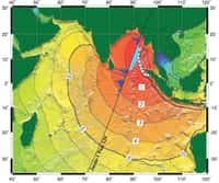 Région nord-est de l'océan Indien où s'est déroulé le tsunami du 26 décembre 2004, alors qu'il était survolé par le satellite Jason-1, lors de sa 129è orbite (ligne noire). Les histogrammes, en bleu, montrent les variations de rugosité calculées grâce aux données radar. Les courbes reproduisent la progression de la vague du tsunami, les chiffres de 1 à 5 indiquant le nombre d'heures après le séisme. © National Geophysical Data Center/NOAA