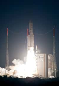 Après l'ATV Johannes Kepler en février, la deuxième mission de l'année d'Ariane 5 a été réalisée avec succès. Le lanceur européen a lancé deux satellites de télécommunications représentant un record de masse à satelliser. © Esa/Cnes/Arianespace/Photo Optique vidéo du CSG & S. Martin
