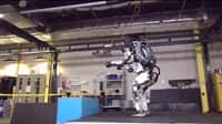 Le robot bipède Altas en plein salto arrière. © Boston Dynamics