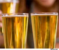 L'alcool, consommé à l'excès, est la cause de 2,5 millions de morts chaque année. © Phovoir 
