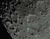 Clavius, un cratère géant au pôle sud lunaire. © O. Batteux