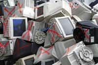 En France, chaque habitant produit entre 14 et 24 kg de déchets électroniques par an. &copy; Gwoeii/shutterstock.com